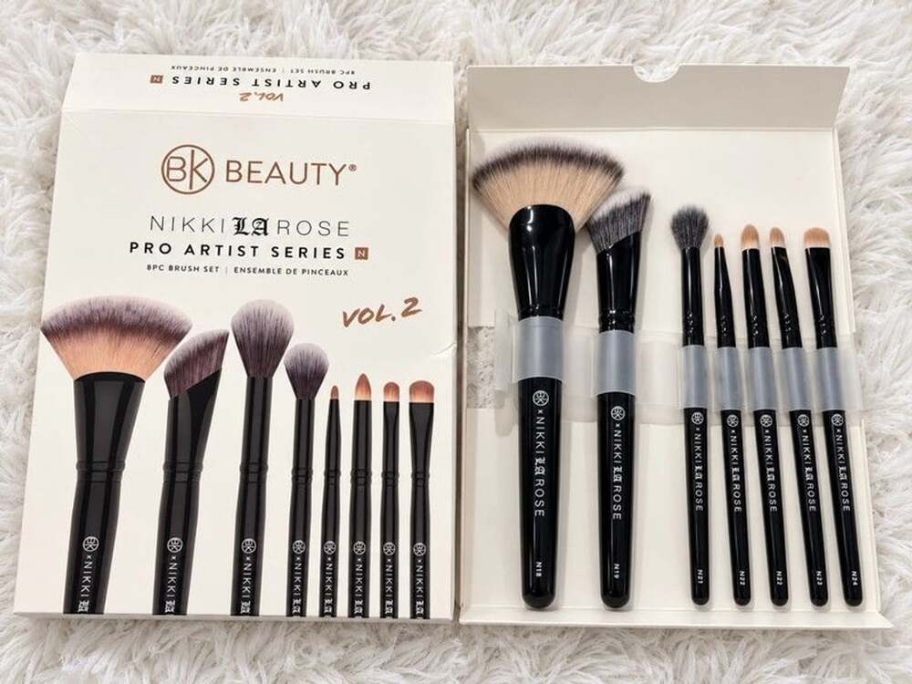 BK Beauty x Nikki La Rose Pro Artist Series Vol. 2 Brush Set missing N20